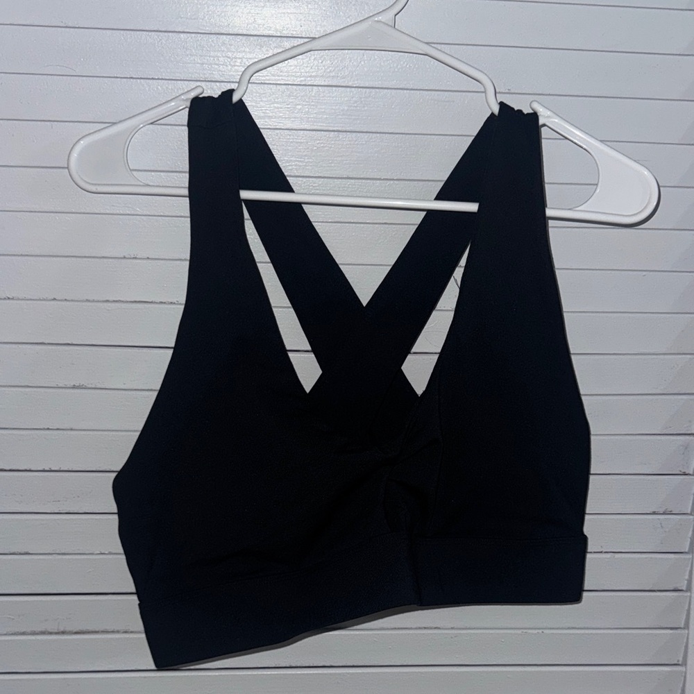 Fabletics Black Cross-Back Sports Bralette